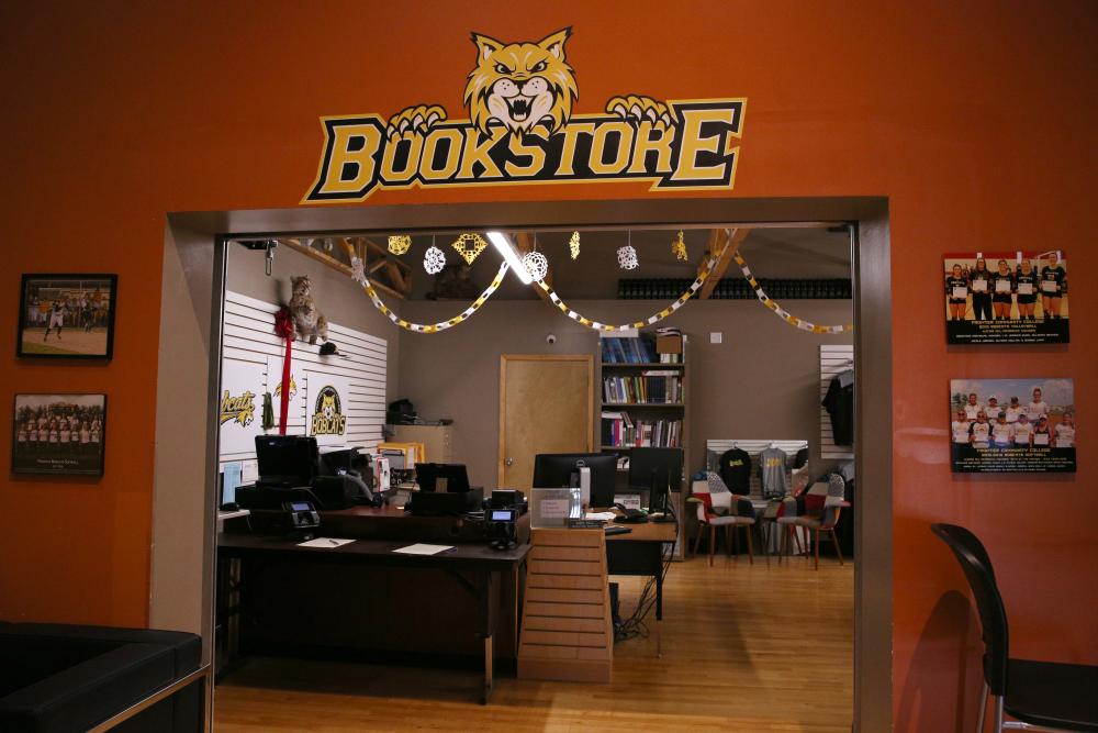 fcc_bobcat den_bookstore entrance